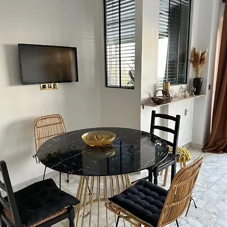 En Rez De Jardin Sur La Menton