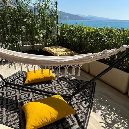 En Rez De Jardin Sur La Lägenhet