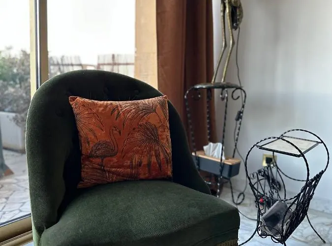 דירה En Rez De Jardin Sur La מנטון