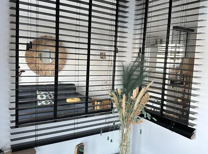 En Rez De Jardin Sur La דירה מנטון