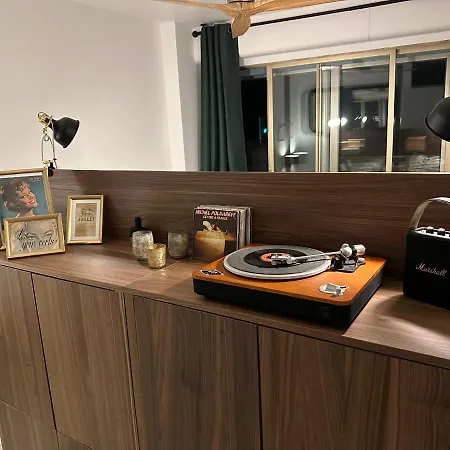 En Rez De Jardin Sur La *