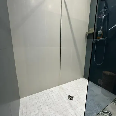 En Rez De Jardin Sur La * Menton