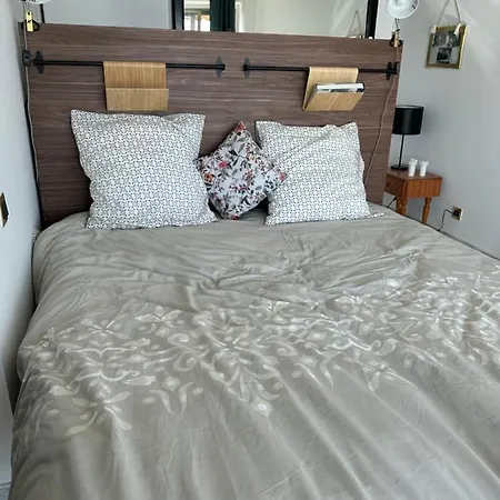 En Rez De Jardin Sur La Apartman *