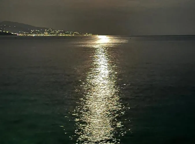 En Rez De Jardin Sur La *