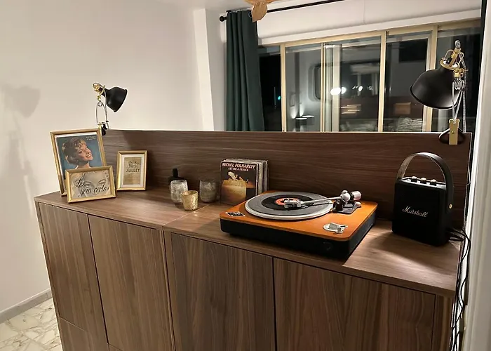 En Rez De Jardin Sur La *