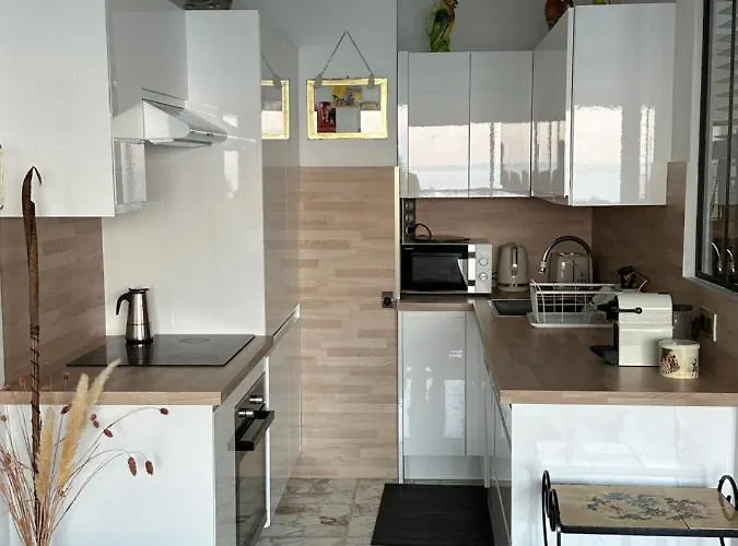 En Rez De Jardin Sur La *